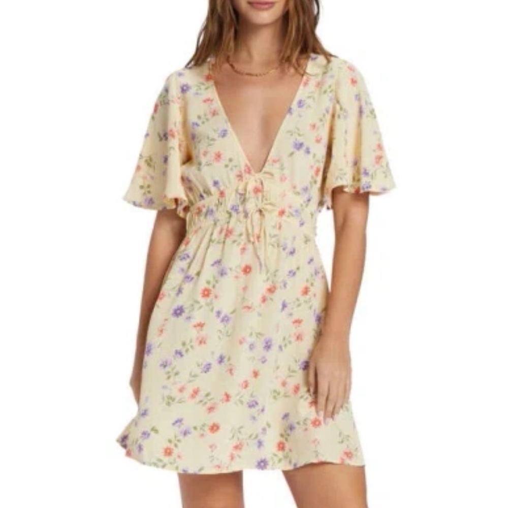 Billabong Kismet Floral Flutter Sleeve Crepe Minidress In Yellow. Size XSmall.